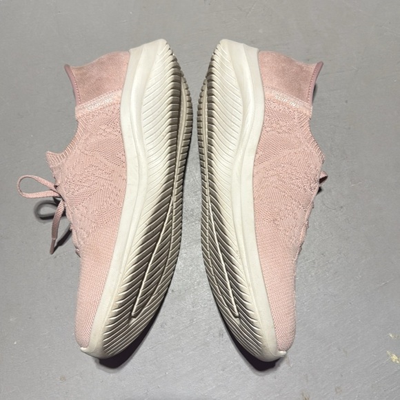 Skechers Women's Martha Stewart Ultra Flex Back on Track Hands Free Slip-ins - Picture 3 of 8